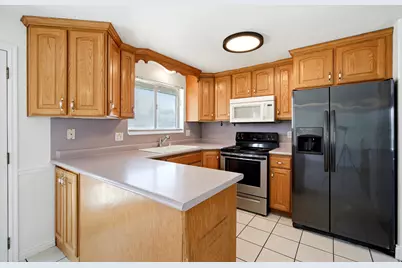 6986 S Lexington Dr W, West Jordan, UT 84084 - Photo 6