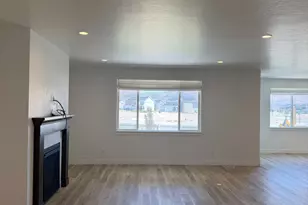 5420 N Cliffrose Dr, Eagle Mountain, UT 84005 - Photo 22