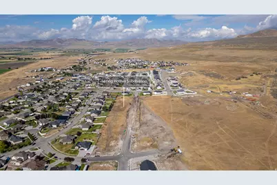 2489 W 1150 N #14, Tremonton, UT 84337 - Photo 12