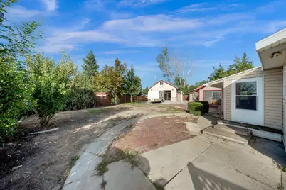 556 W Greenleaf Dr, Murray, UT 84123 - Photo 4
