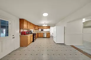556 W Greenleaf Dr, Murray, UT 84123 - Photo 12
