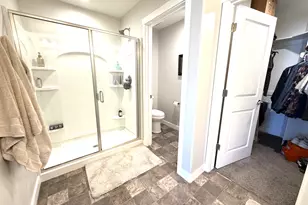 5696 W Pelican Ridge Ln, West Valley, UT 84118 - Photo 10