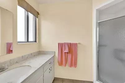 5714 S Laurelwood St, Holladay, UT 84121 - Photo 18