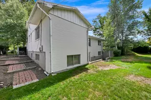 5714 S Laurelwood St, Holladay, UT 84121 - Photo 36