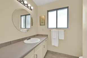 5714 S Laurelwood St, Holladay, UT 84121 - Photo 20