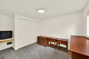 5714 S Laurelwood St, Holladay, UT 84121 - Photo 24