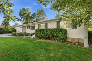 5714 S Laurelwood St, Holladay, UT 84121 - Photo 2