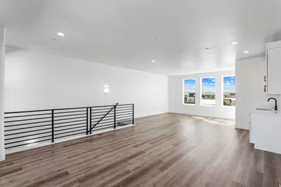 1485 W Burke Ln N #102, Farmington, UT 84025 - Photo 14