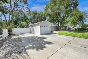 10282 S Zinnia Way, Sandy, UT 84094 - Photo 4