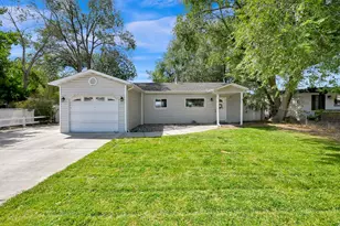 10282 S Zinnia Way, Sandy, UT 84094 - Photo 2