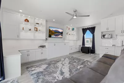 10643 S Stavanger Dr, South Jordan, UT 84009 - Photo 2