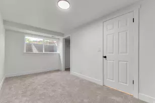 9828 S 2240 E, Sandy, UT 84092 - Photo 26