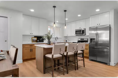 9828 S 2240 E, Sandy, UT 84092 - Photo 14