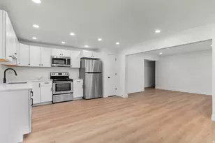 9828 S 2240 E, Sandy, UT 84092 - Photo 28