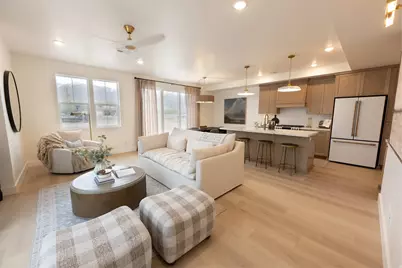 1478 N Pleasantview Dr #10, Kaysville, UT 84037 - Photo 2