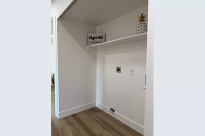 8287 S Valencia Cir, Sandy, UT 84093 - Photo 10