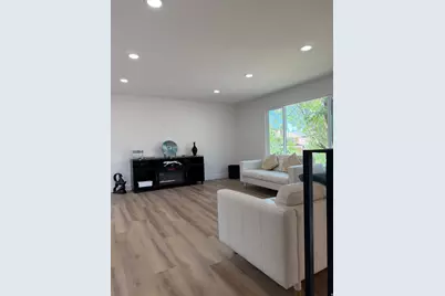 8287 S Valencia Cir, Sandy, UT 84093 - Photo 4