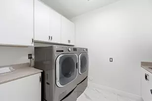 941 N Sandhurst Dr, Salt Lake City, UT 84103 - Photo 48