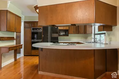 3704 E Brighton Point Dr S, Cottonwood Heights, UT 84121 - Photo 12