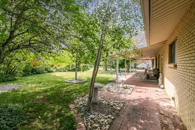 3704 E Brighton Point Dr S, Cottonwood Heights, UT 84121 - Photo 40