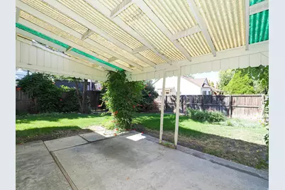 2466 S Highland Dr, Salt Lake City, UT 84106 - Photo 12