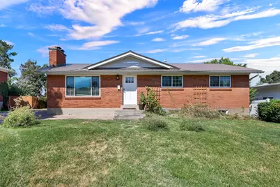 4475 S Vista Dr, South Ogden, UT 84403 - Photo 4