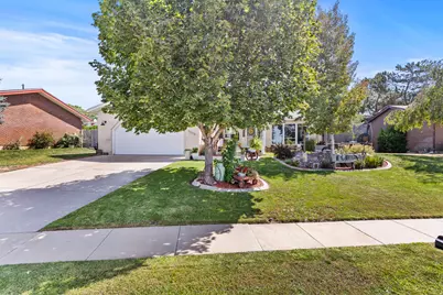 5008 S 2575 W, Roy, UT 84067 - Photo 8