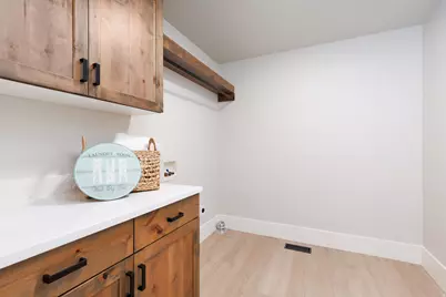 691 E Kings Peak Cv, Draper, UT 84020 - Photo 22
