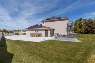 691 E Kings Peak Cv, Draper, UT 84020 - Photo 48