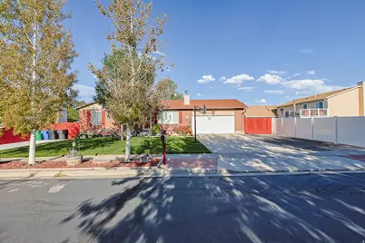 8557 S McIntyre Way, West Jordan, UT 84081 - Photo 38