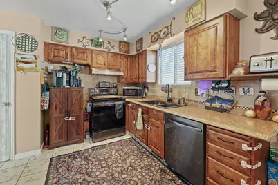 8557 S McIntyre Way, West Jordan, UT 84081 - Photo 8