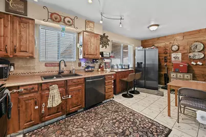 8557 S McIntyre Way, West Jordan, UT 84081 - Photo 6