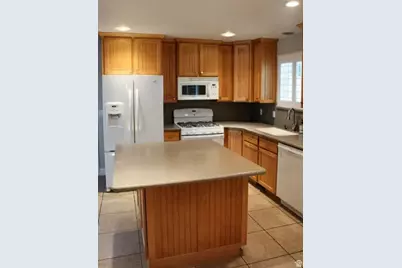 10344 South Eastdell Dr, Sandy, UT 84092 - Photo 22
