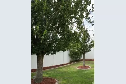 10344 South Eastdell Dr, Sandy, UT 84092 - Photo 16