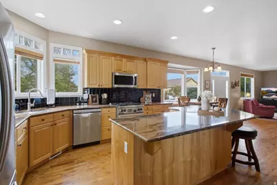 419 E 12100 S, Draper, UT 84020 - Photo 14