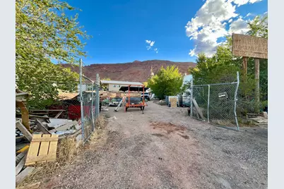 1082 S Main St, Moab, UT 84532 - Photo 6