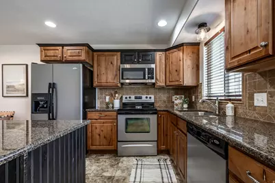 1865 W 5050 S, Roy, UT 84067 - Photo 8
