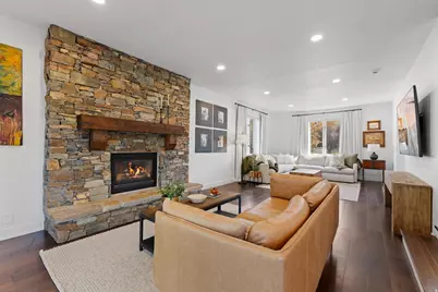 3329 E Stonehill Ln, Cottonwood Heights, UT 84121 - Photo 4
