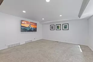 3329 E Stonehill Ln, Cottonwood Heights, UT 84121 - Photo 40