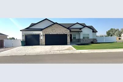 203 W 1000 S, Vernal, UT 84078 - Photo 1
