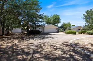 8191 N Sapphire Dr, Saint George, UT 84770 - Photo 2