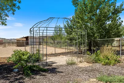 8191 N Sapphire Dr, Saint George, UT 84770 - Photo 32