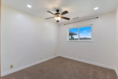 8191 N Sapphire Dr, Saint George, UT 84770 - Photo 18