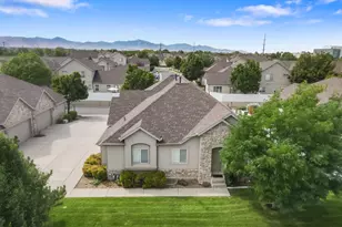 10797 S Wynview Ln, South Jordan, UT 84095 - Photo 2