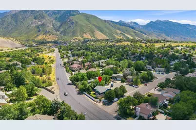 3173 E Barnhill Bay, Cottonwood Heights, UT 84121 - Photo 2