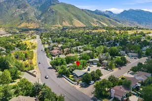 3173 E Barnhill Bay, Cottonwood Heights, UT 84121 - Photo 2
