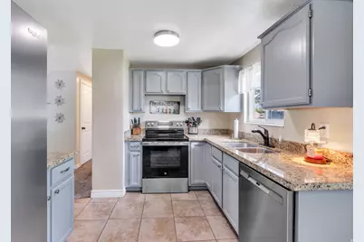 2735 W 7525 S, West Jordan, UT 84084 - Photo 10