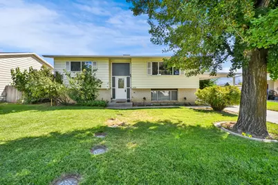 1439 W 2600 N, Clinton, UT 84015 - Photo 2