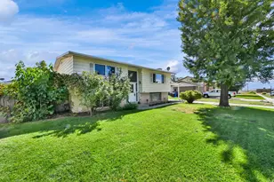 1439 W 2600 N, Clinton, UT 84015 - Photo 2