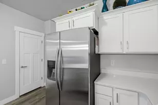 88 W Silver Dr, Vineyard, UT 84059 - Photo 22